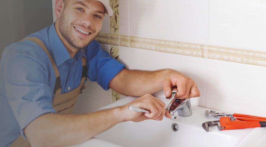 Handle or spout repair in Courtland, AL